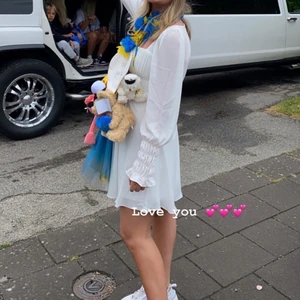 Studentklänning  - Vit studentklänning