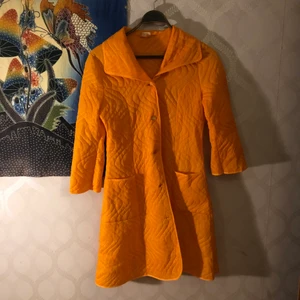 Vintage morgonrock sommar kappa - Så härlig rock från 70-talet. Använd den som kappa och syns!