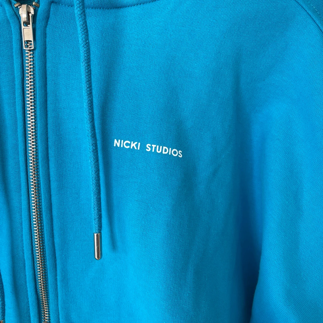 NICKI STUDIO TRÖJA OCH KYCKELBYXOR  - 90