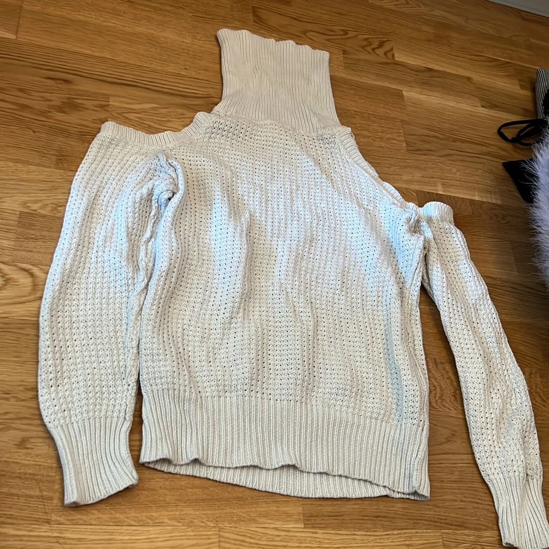 Stickad tröja med polokrage - 90