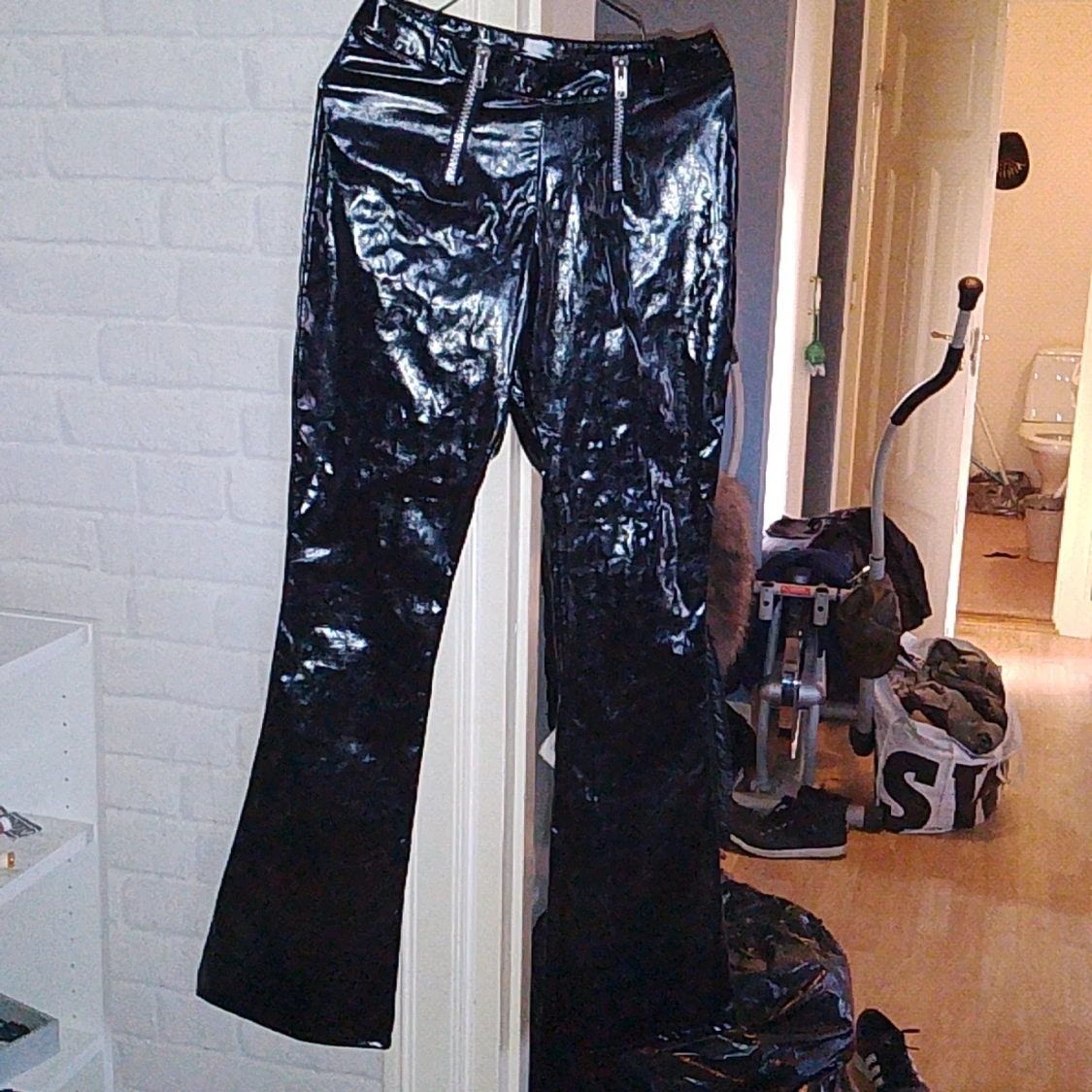 Black level lackbyxor