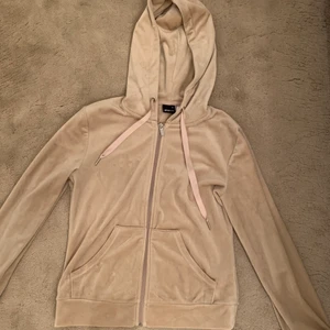 Gina Tricot - Säljer min Gina tricot tröja som jag knappast använt