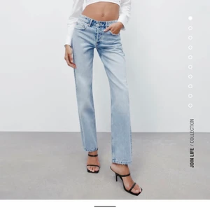 Zara mid waist straight leg jeans - Worn a few times! 