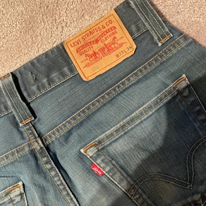 LEVI STRAUSS & CO. - Säljer min pappas gamla LEVI STRAUSS & CO. i storlek W33 L34.❤️ passar även tjejer❤️‍🔥priset kan diskuteras, runt 400-500kr +frakt❤️‍🔥🫶🏼