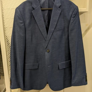 H&M Suit Jacket Slim Fit Steel Blue - Worn only twice and no usage signs. Doesn't fit me anymore so unfortunately no fit pics. Original Price was 600 kr