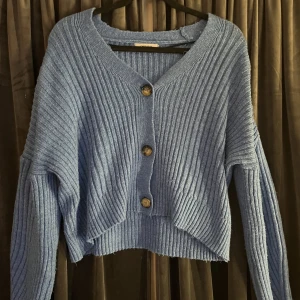 Kofta - Kofta från Chiquelle, knappt använd. Storlek S. 80kr + frakt, men pris kan diskuteras!