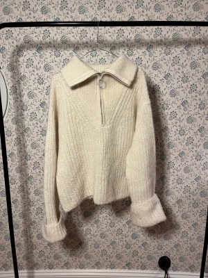 Stickad tröja - Väldigt snygg stickad tröja från HM, 