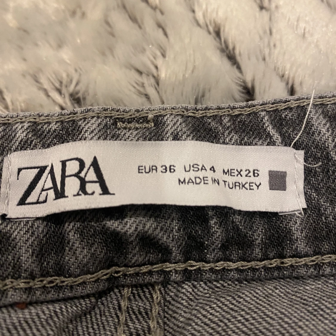 Zara jeans - 90