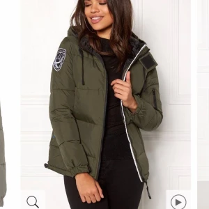 Dbrand jacka - Grön Dbrand jacka som tyvärr inte längre kommer till användning.