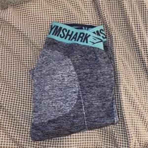 Gymshark flex tights. Mycket bra skick! Säljer för jag inte använder dem mer. Köparen står för frakten. Pris går att dissikera. 