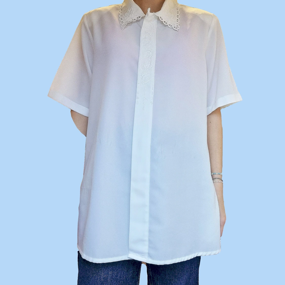 Oversized blus med axelvaddar - 90