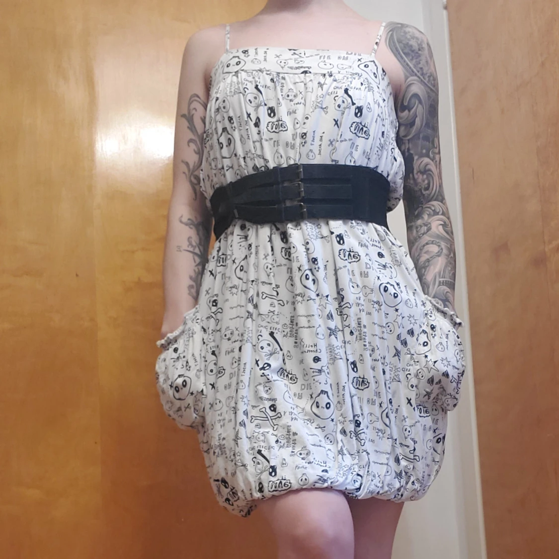 Ballongklänning med dödskallar - 90