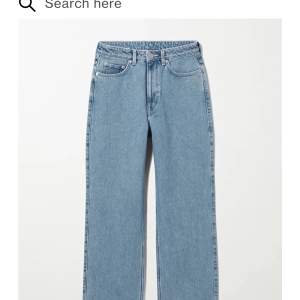 Säljer mina Rowe jeans från Weekday. De är cirka 2 år gamla men använda i cirka ett år. Säljer eftersom de har blivit för små. 