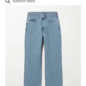 Säljer mina Rowe jeans från Weekday. De är cirka 2 år gamla men använda i cirka ett år. Säljer eftersom de har blivit för små. 