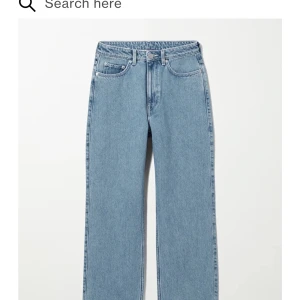 Rowe jeans från weekday - Säljer mina Rowe jeans från Weekday. De är cirka 2 år gamla men använda i cirka ett år. Säljer eftersom de har blivit för små. 