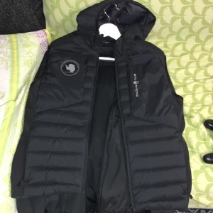 Sail racing väst - En helt ny väst  storlek m  Möts Stockholm  