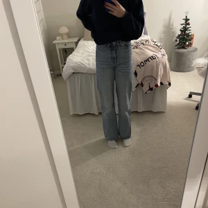 Jeans - Blåa jeans från Lager 157 i storlek xxs. Pris går att diskutera 