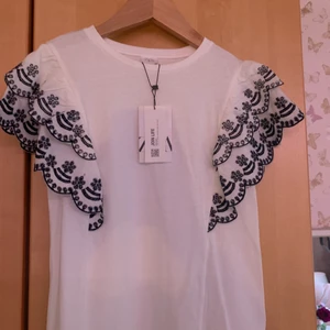 Zara tröja - Aldrig använd. Supersöt tröja.