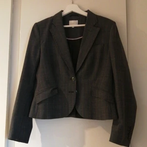 Stockhlm kavaj, stl 38 - Som ny, figursydd kavaj. 