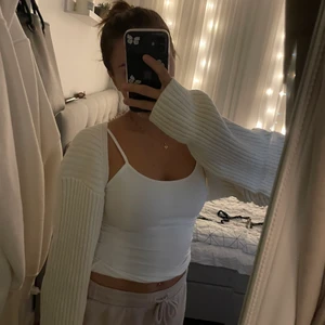 Kofta H&M  - En snygg kofta från H&M. Kommer ej till användning