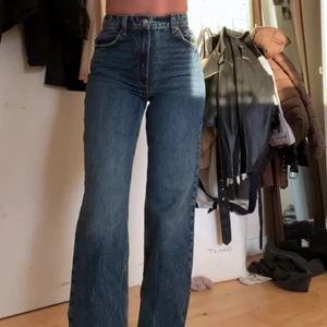 Jeans - Jeans från zara. Jag är 175!  ❤️❤️