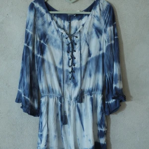 American Eagle Romper - Kort byxdress/romper från American Eagle. Passar M eller L. Lätt, skönt tyg. 