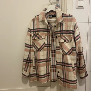 Jacka från Zara - Jacka i storlek M från Zara