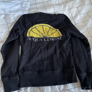 snygg tröja - snygg och trendig tröja från Aqua Limone❤️ i storlek XXS❤️ original pris 1000kr. Fri frakt