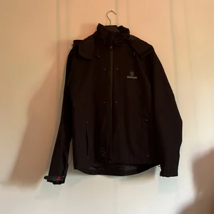 Jacka  - En Scania jacka som aldrig är använd. Storlek:M