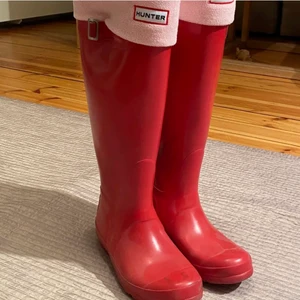 Hunter stövlar - storlek 35/36 mysiga och smidiga på vintern läs min profil beskrivning för info om frakt och så