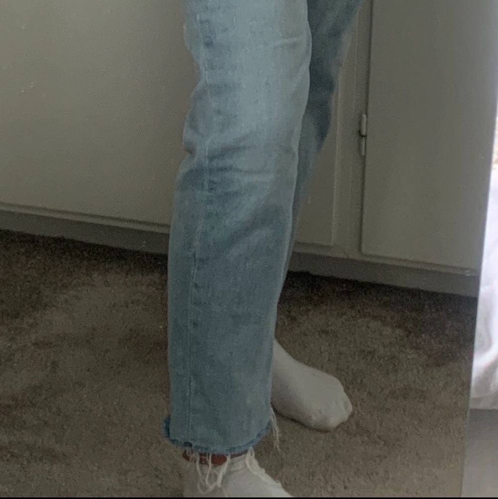 Raka ljusa jeans strl 34! 140+66 kr i frakt💙. Jeans & Byxor.