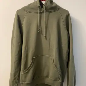 Grön hoodie från bikbok