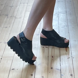 Stella sandaler - Äkta läder, storlek 38, märke Stella.