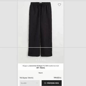 Svarta linnebyxor - Intressekoll på dessa asnajs populära svarta linnebyxorna från HM i strl XS❤️‍🔥 Helt slutsålda på hemsidan men säljer pga för stora för mig😫  Budgivning om fler är intresserade, säljer vid bra bud😇😇