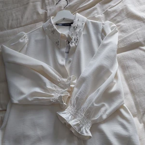 Zara - Nytt, fint, blus.