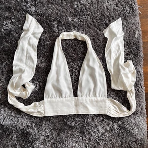 Topp Zara - Topp från Zara i S som är använd 1 gång, 250kr