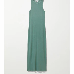 weekday klänning  - as snygg tajt klänning från weekday, aldrig använd xs💗