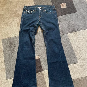 True religion  - True religion low waist jeans i storlek 29/32 Bootcut   Möts i Sthlm/Södertälje på mina villkor  Pris - 500 kan diskuteras vid en snabb och smidig deal