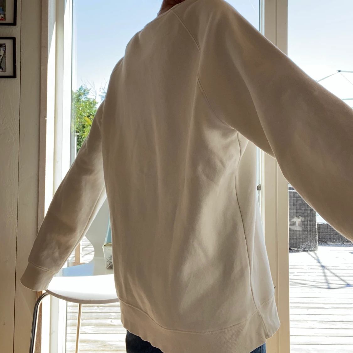 Vit tjocktröja från Weekday i strl XL - 91