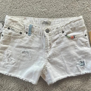 Jeansshorts Ralph Lauren XL/14 år - Helt nya jeansshorts från Ralph Lauren enligt bil med alla lappar kvar. Strök XL/14 år 🌸 Nypris 899:-