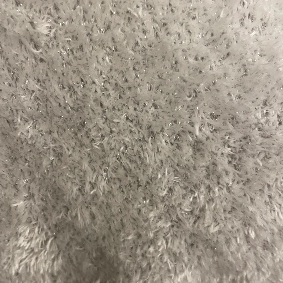 Vit/grå lurvig tröja från Cubus - 91