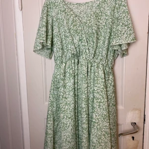 Klänning  - Klänning storlek XS/XXS