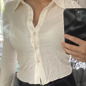 Skjorta - Aldrig använd, storlek XS. Leverans sker genom uppmötning och priset beror på plats!