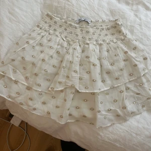 Volankjol - Oanvänd volankjol från Zara