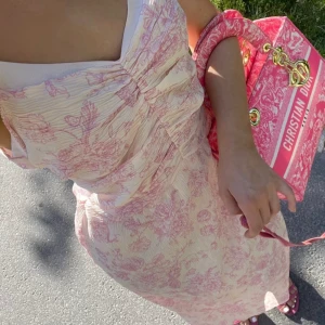 Vacker vintage klänning - Så vacker vintage klänning köpt utomlands, passar XS/S.