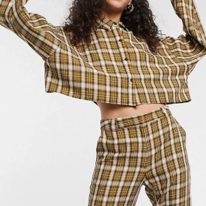 COLLUSION - Rutig kort skjorta - Använts 2 gånger. Ordinarie pris 349kr men säljer den för 100kr