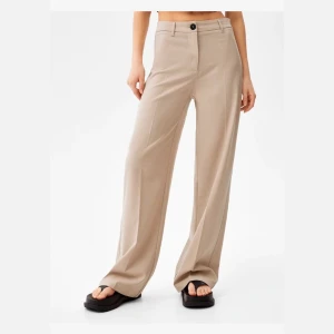 Bershka kostymbyxor  - Fina bershka kostym byxor! Använda fåtal gånger😊