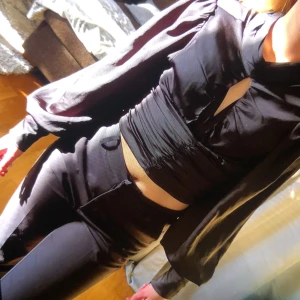 Gina tricot fest tröja - En fest tröja, dragkedjan är lite trög men den funkar, fint skick storlek 34 