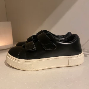 Eytys  - Eytys strl 37 använda 2 gånger då de är för små 