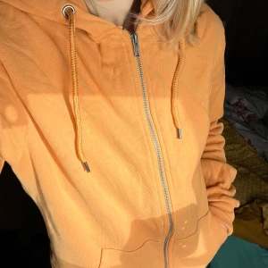 Munkjacka  - Aldrig använd. Köparen står för eventuell frakt. 🌸